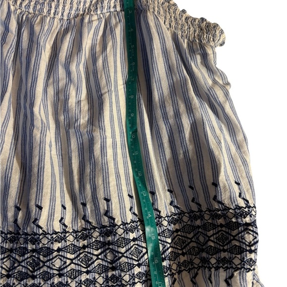 Old Navy Embroidered Smocked Tie Shoulder Striped Blue Sleeveless Boho Top XL - Picture 10 of 15